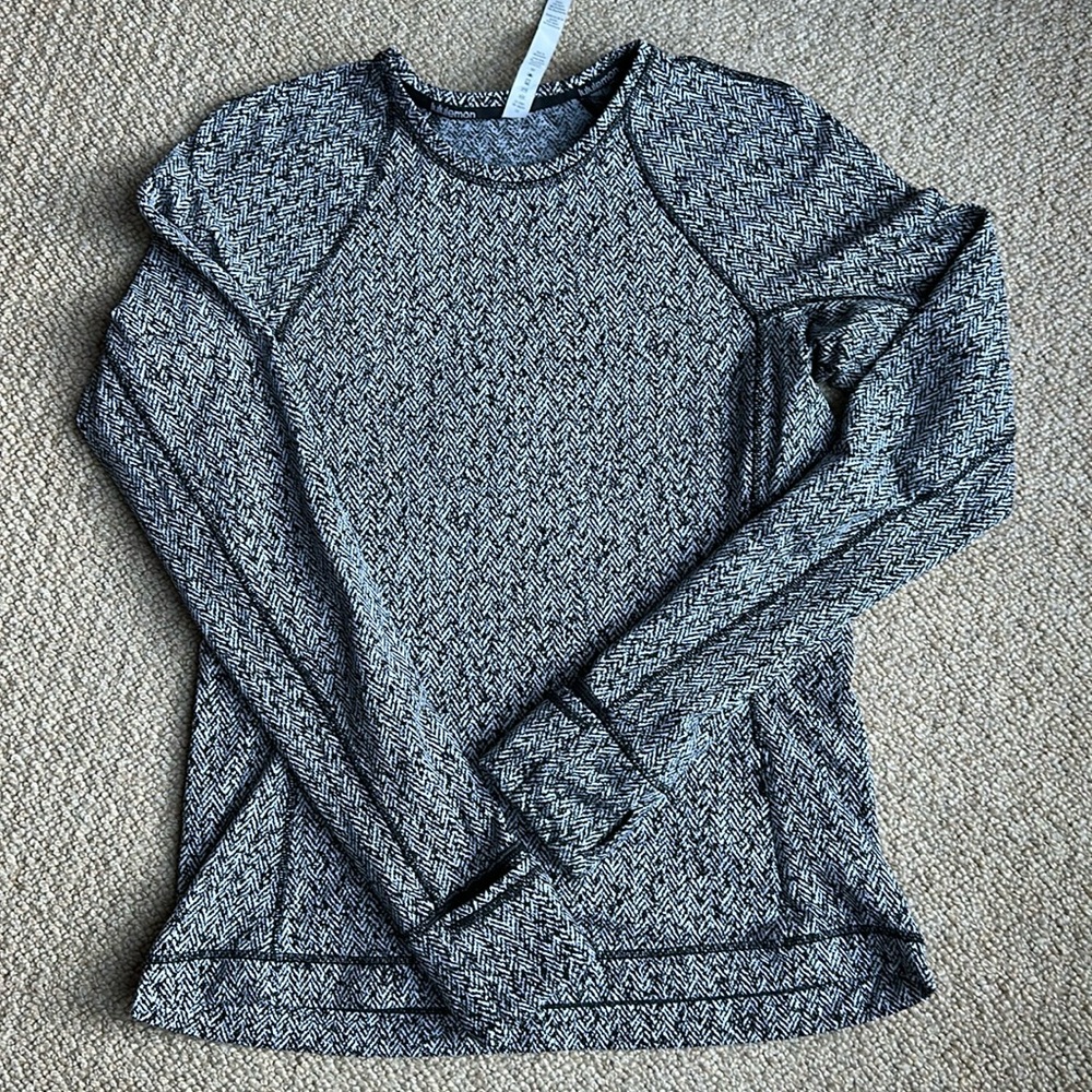 Lululemon Runderful Long Sleeve Black & White Scattered Herringbone Top